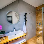 Highlander House Villa *