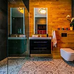 Highlander House Villa *