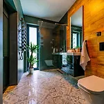 Highlander House