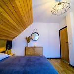 Highlander House