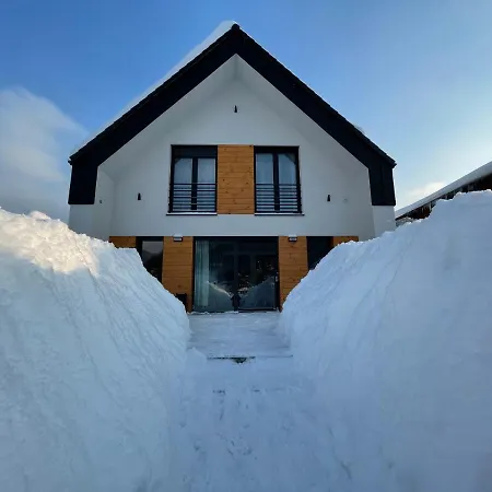 Highlander House